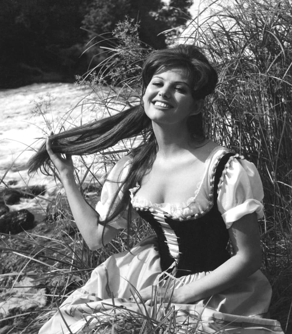 Claudia Cardinale por Runway revista Claudia Cardinale por Runway revista