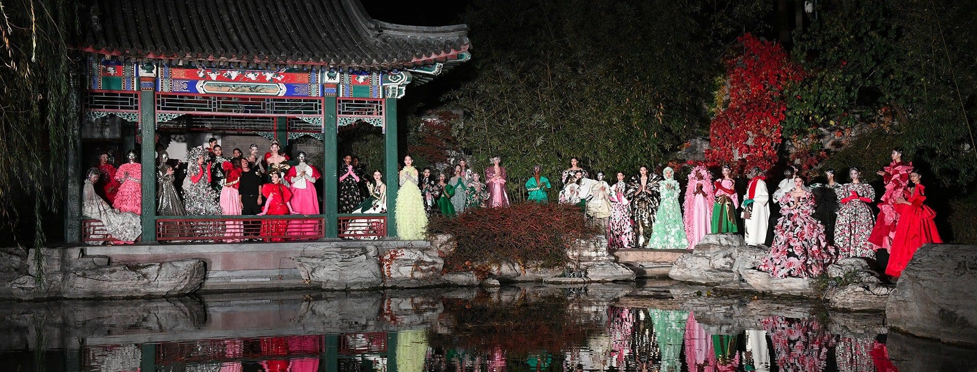 华伦天奴(Valentino)高级时装北京时装秀“ DayDream”,Pierpaolo Piccioli于2020年春夏系列。 RUNWAY MAGAZINE®系列