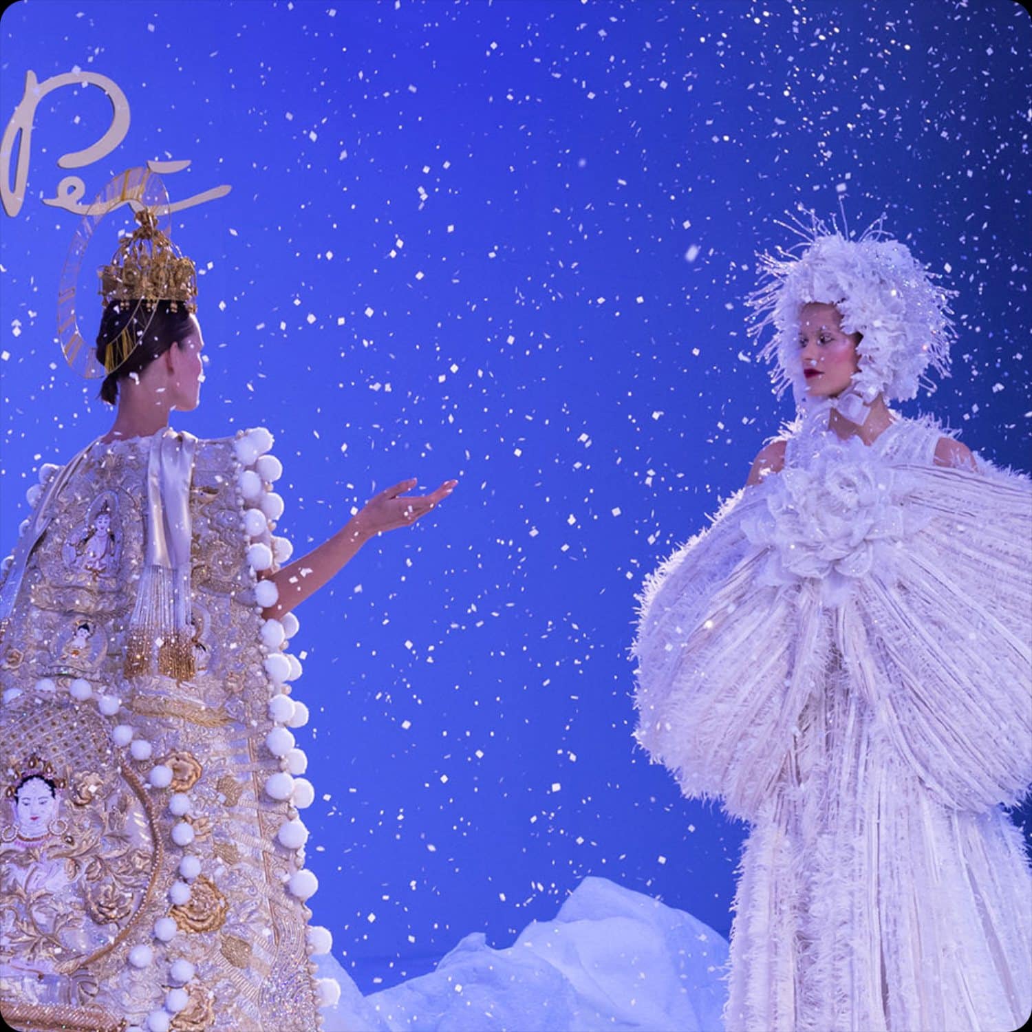 Guo Pei Haute Couture Frühling Sommer 2020 Paris Fashion Week. Sonderberichterstattung von RUNWAY MAGAZINE