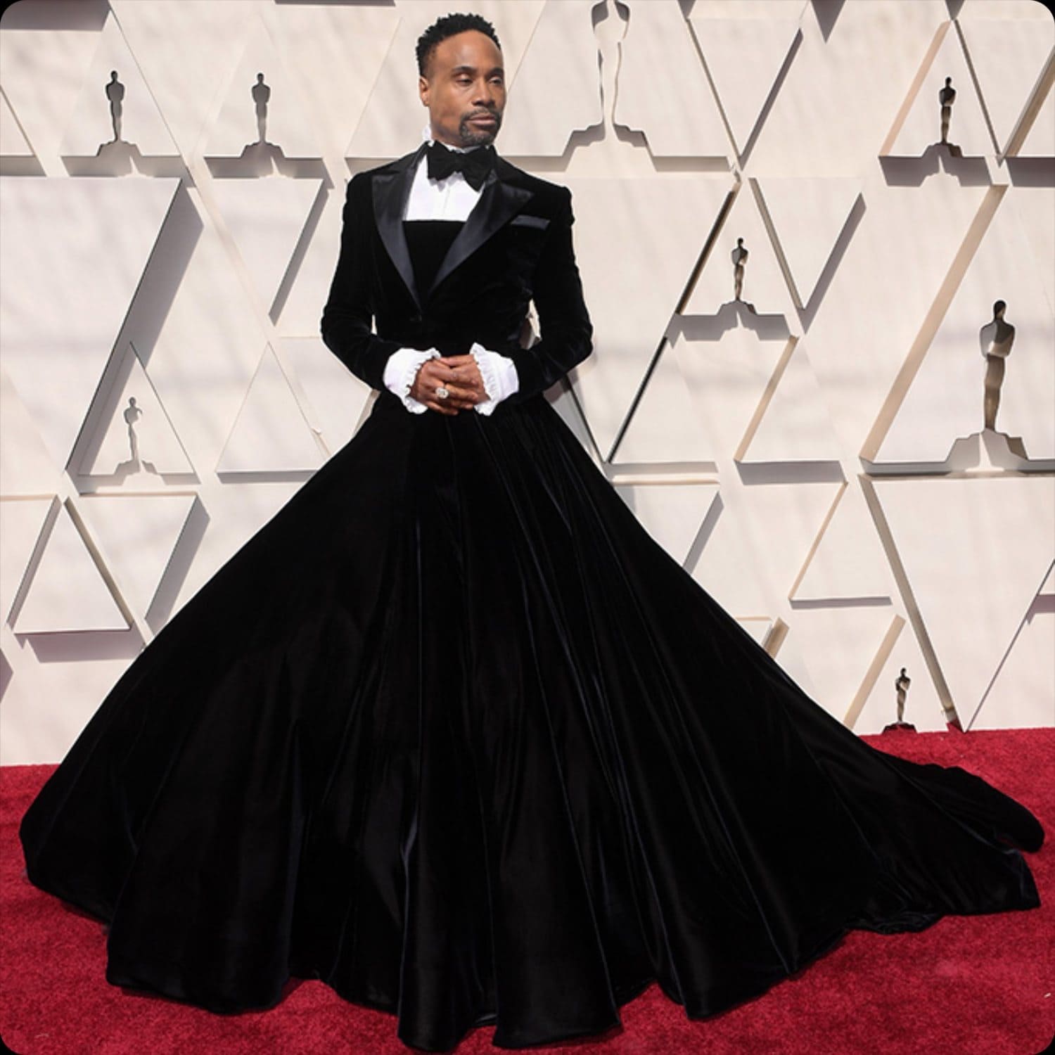 Billy Porter im Smokingkleid von Christian Siriano Oscars 2019 von RUNWAY MAGAZINE