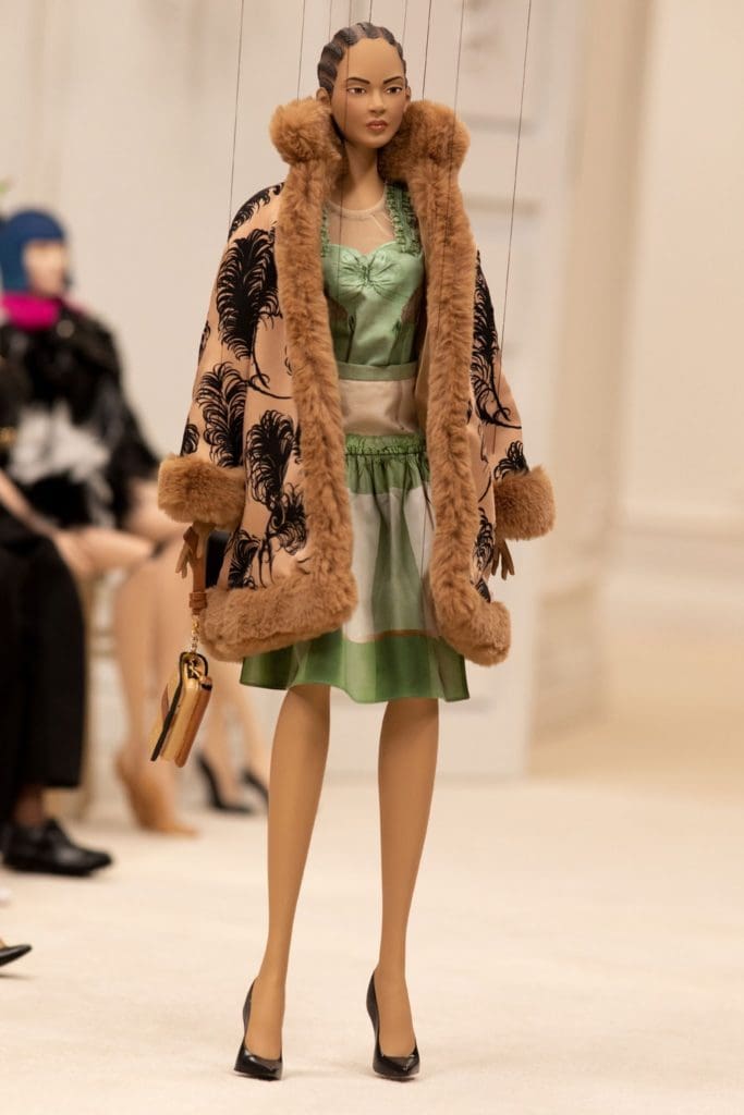 Moschino Primavera Verano 2021 por RUNWAY REVISTA