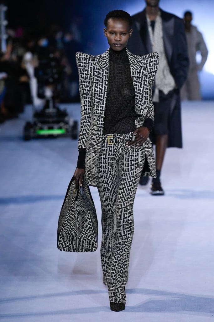 バルマン春夏2021年 RUNWAY マガジン