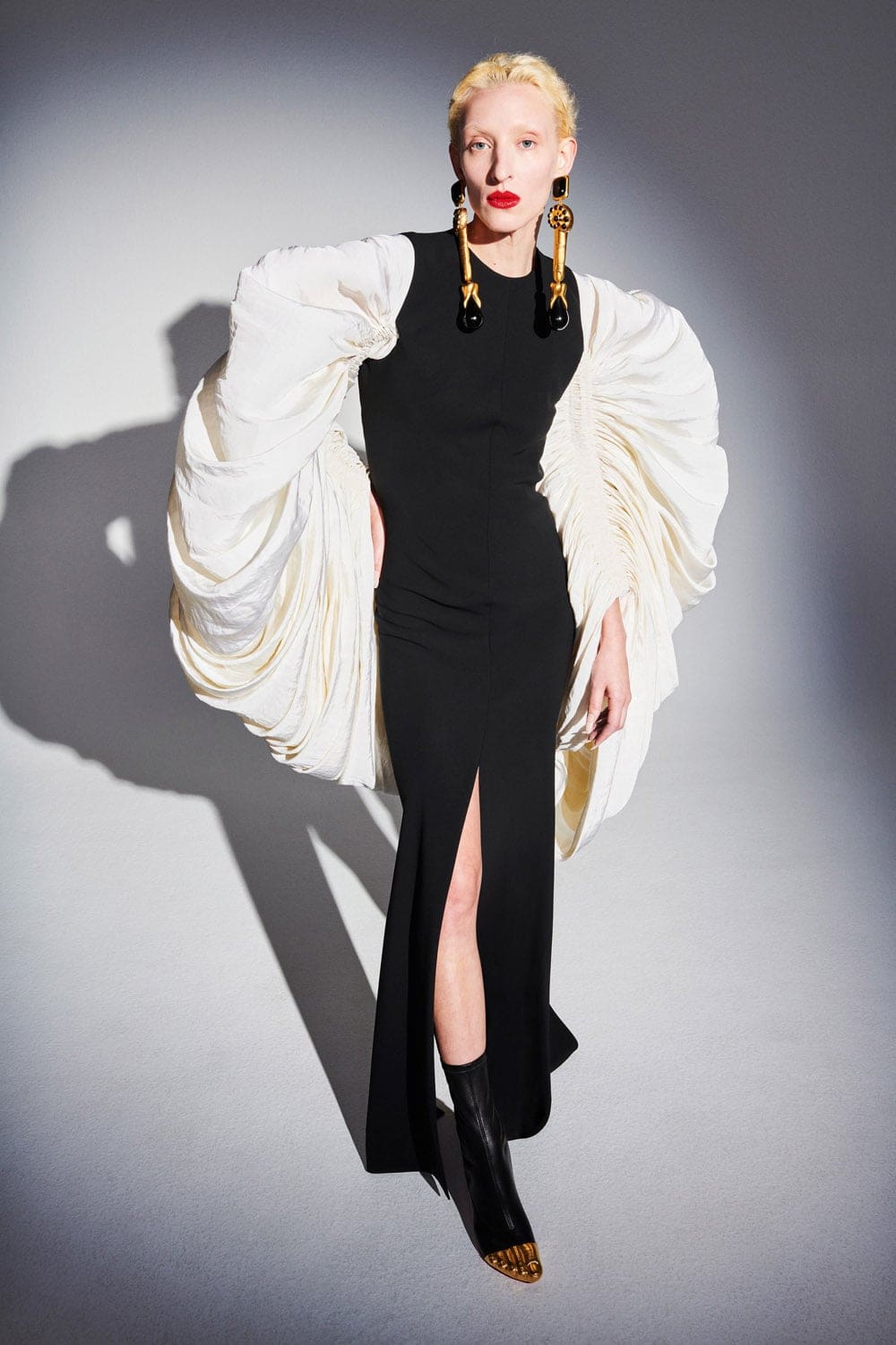 Schiaparelli Haute Couture Весна-Лето 2021 от компании RUNWAY ЖУРНАЛ