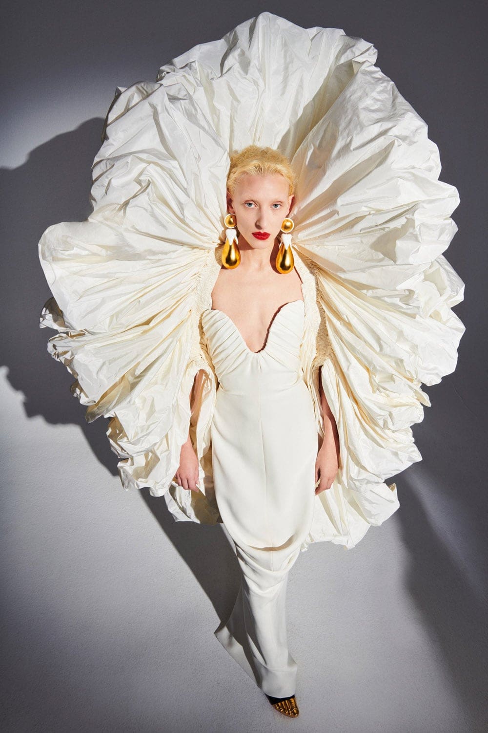 Schiaparelli Haute Couture Весна-Лето 2021 от компании RUNWAY ЖУРНАЛ