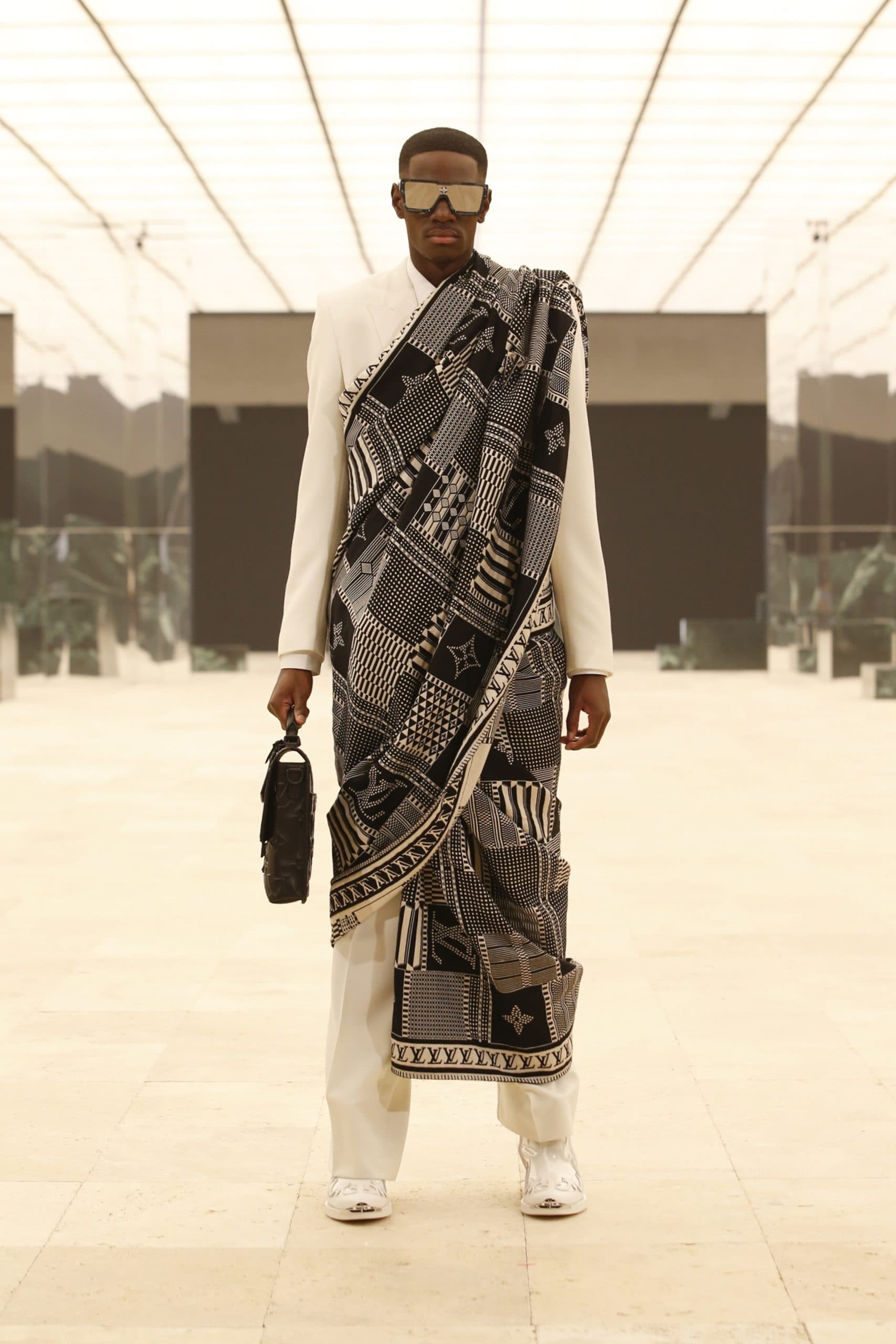 Louis Vuitton Men Fall-Winter 2021-2022 by RUNWNAY MAGAZINE