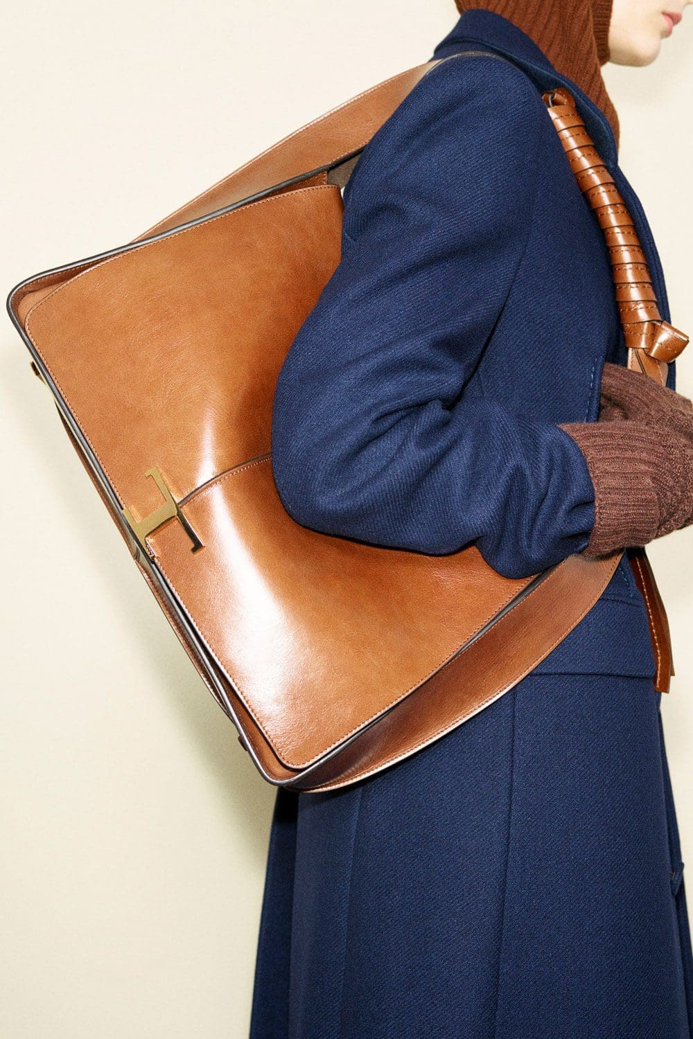 Tod's Autunno-Inverno 2021-2022 Milano di RUNWAY MAGAZINE
