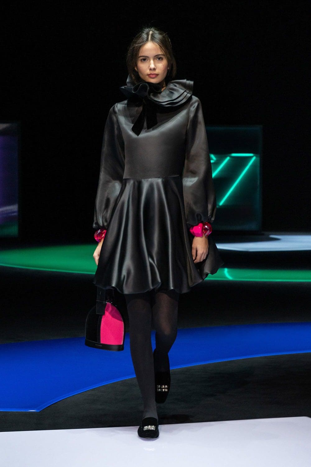 Emporio Armani Automne Hiver 2021-2022 "Dans l'ambiance pop" par RUNWAY MAGAZINE