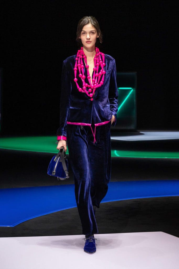 Emporio Armani Automne Hiver 2021-2022 "Dans l'ambiance pop" par RUNWAY MAGAZINE