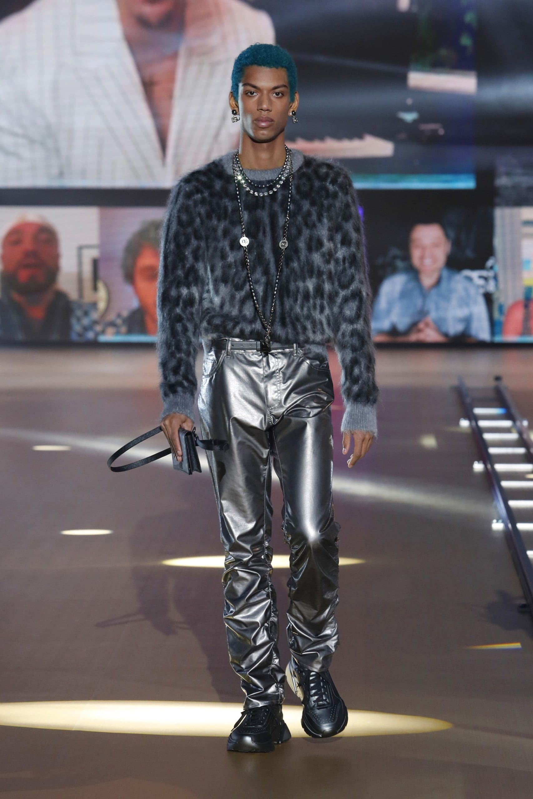 Dolce Gabbana Menswear Outono 2021-2022. Verificador de plágio por Eleonora de Gray - RUNWAY MAGAZINE