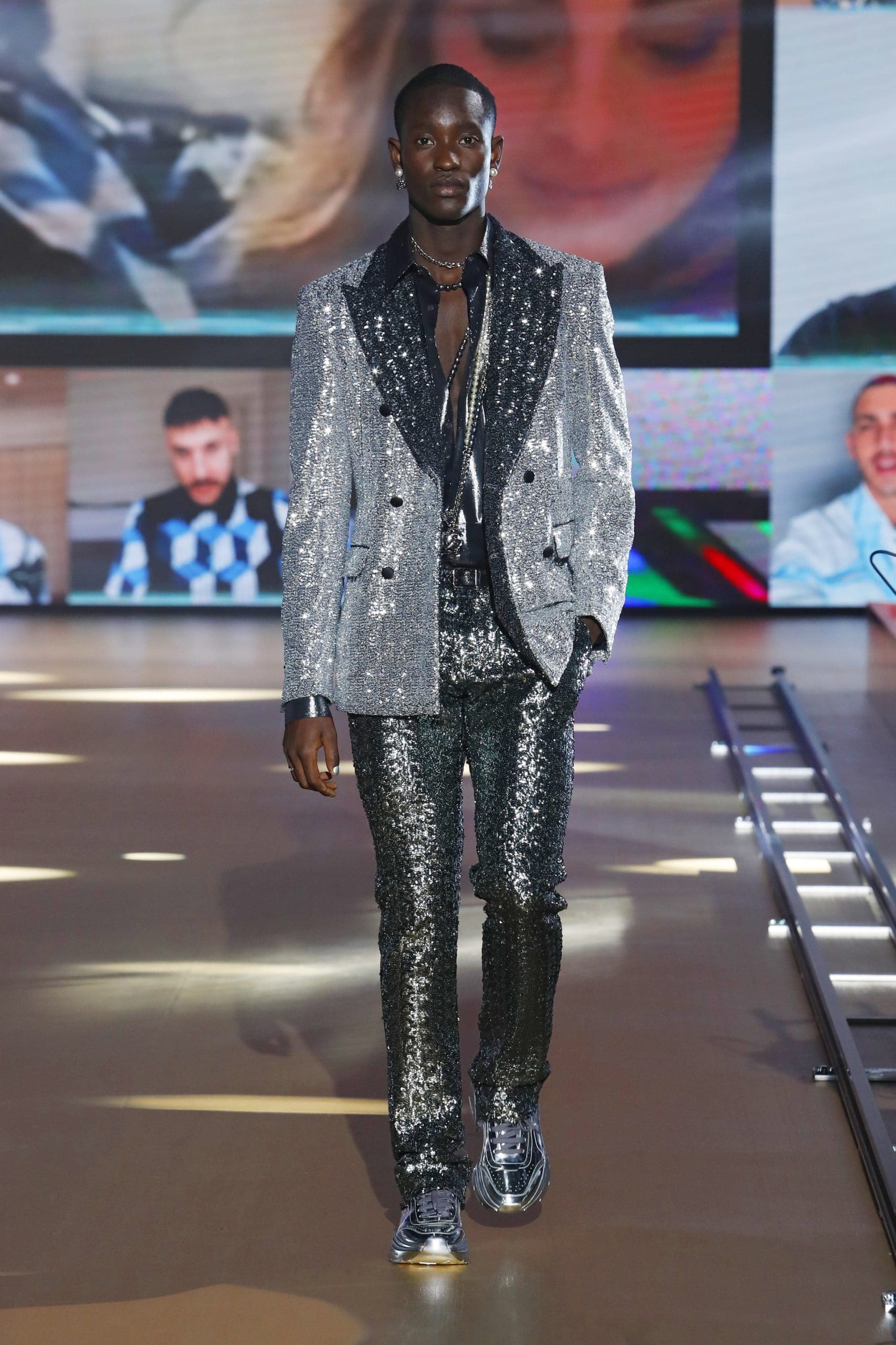 Dolce Gabbana Menswear Outono 2021-2022. Verificador de plágio por Eleonora de Gray - RUNWAY MAGAZINE