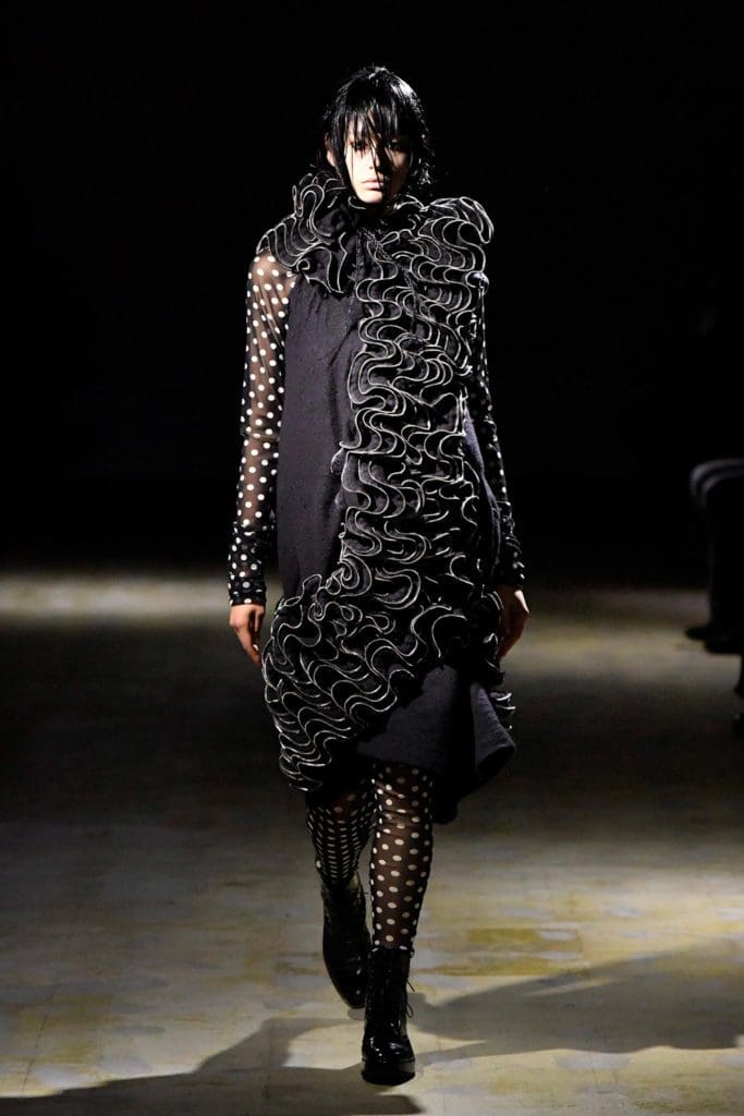 Noir Kei Ninomiya秋冬2021-2022通过 RUNWAY 杂志