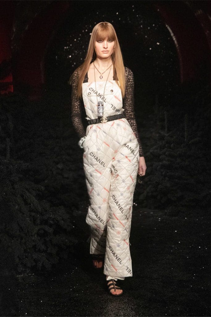 Chanel Otoño Invierno 2021-2022 chez Castel por RUNWAY REVISTA