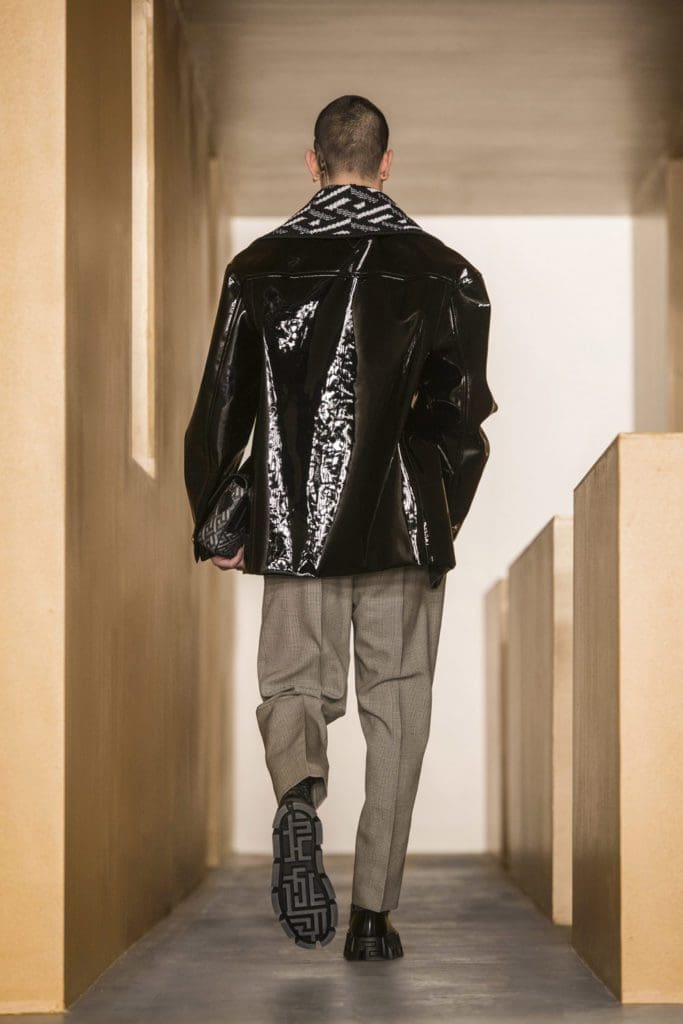 Versace Fall Winter 2021-2022 Paris by RUNWAY MAGAZINE