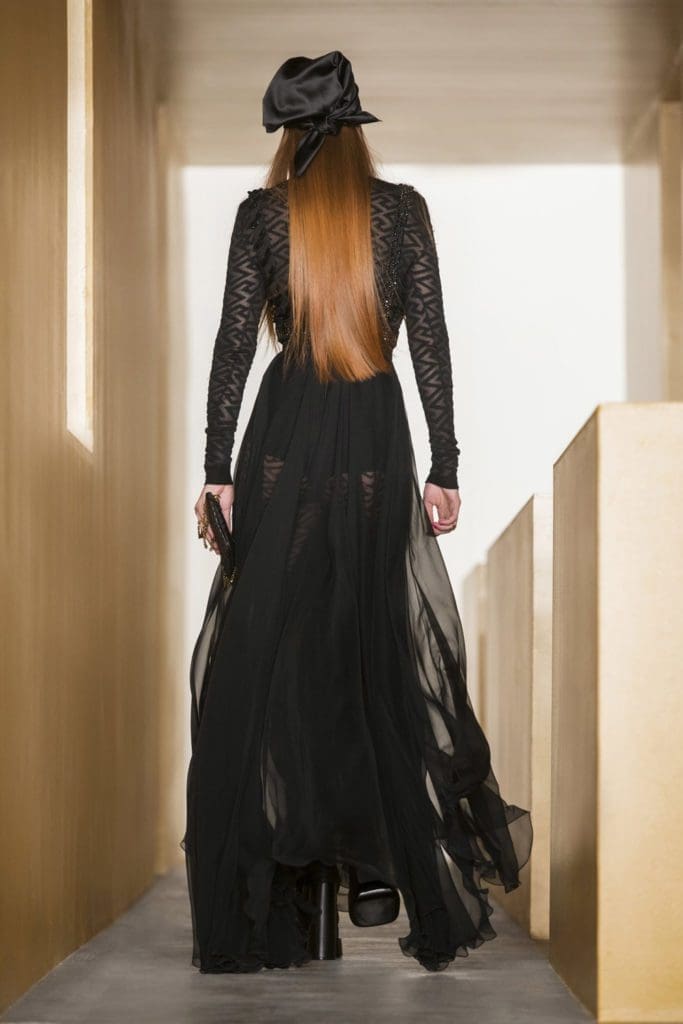 Versace Fall Winter 2021-2022 Paris by RUNWAY MAGAZINE