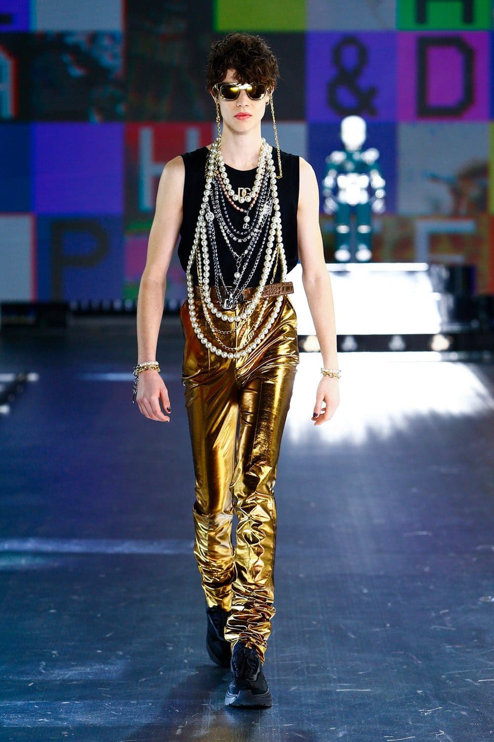 Dolce Gabbana Autunno Inverno 2021-2022 di RUNWAY MAGAZINE