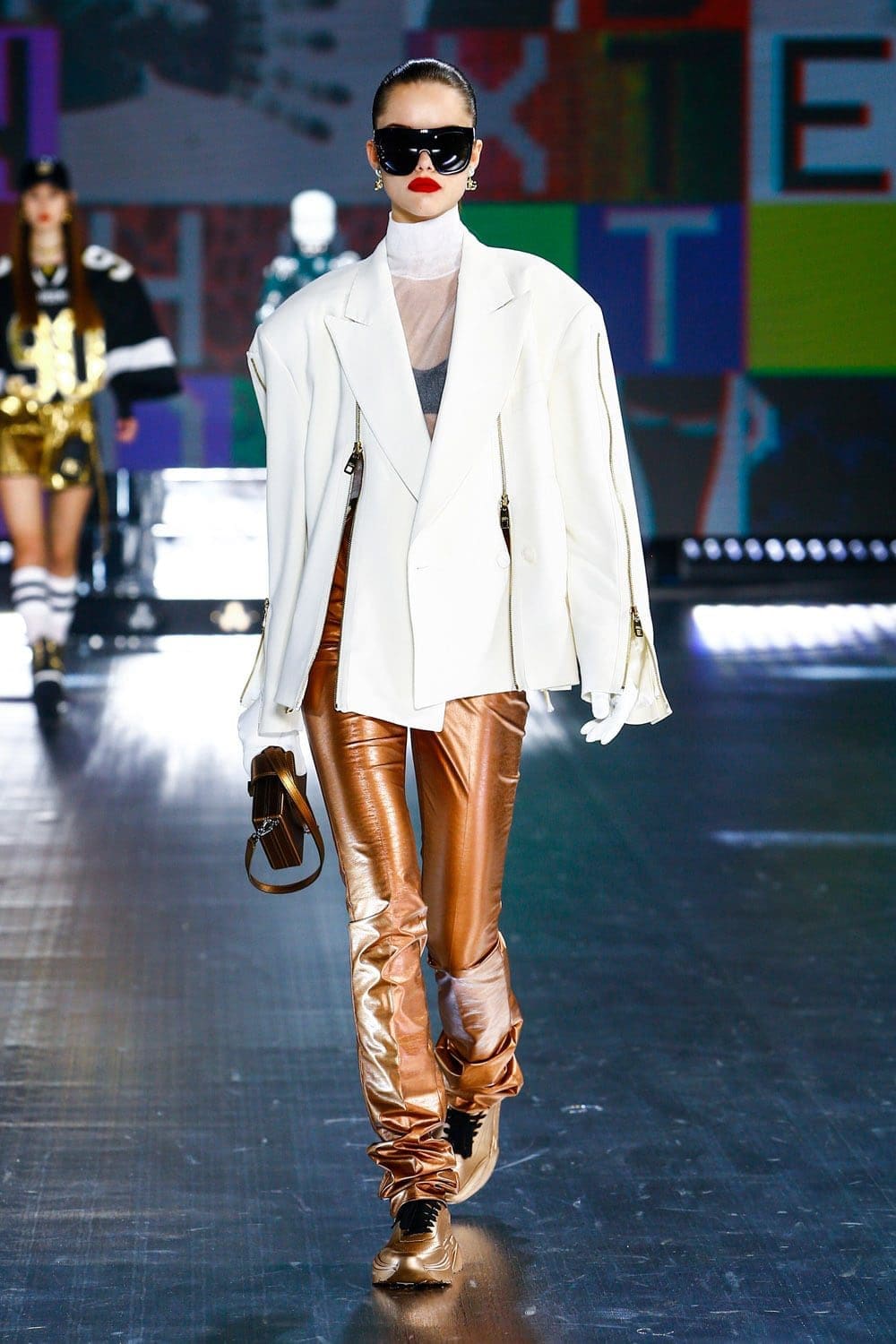 Dolce Gabbana Fall Winter 2021-2022 by RUNWAY MAGAZINE