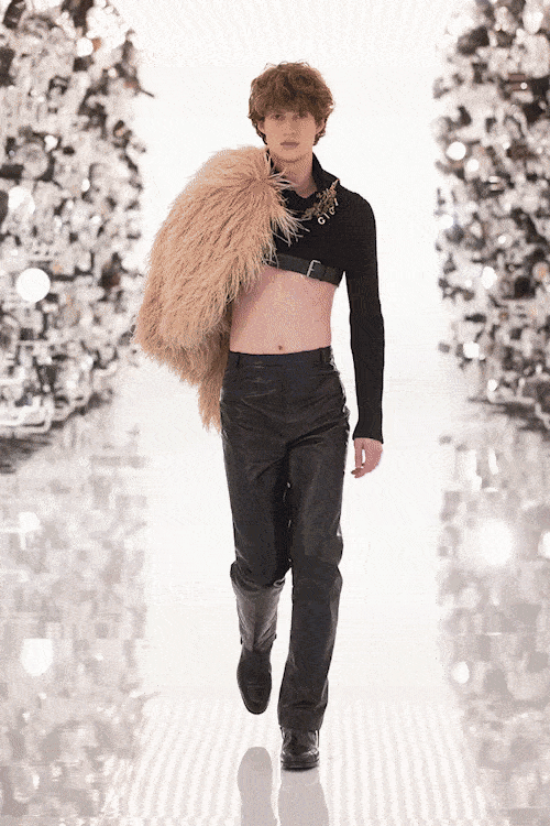 Aniversário dos 100 anos da Gucci - outono de 2021-2022 por RUNWAY MAGAZINE