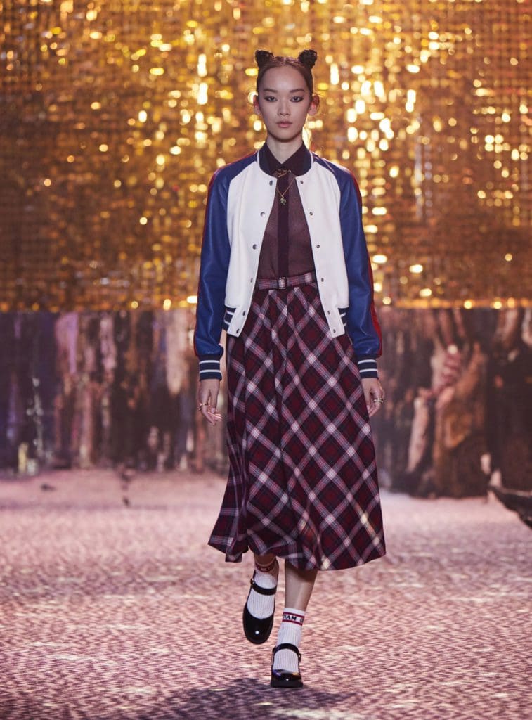 Dior Fall 2021 Shanghai por RUNWNAY MAGAZINE