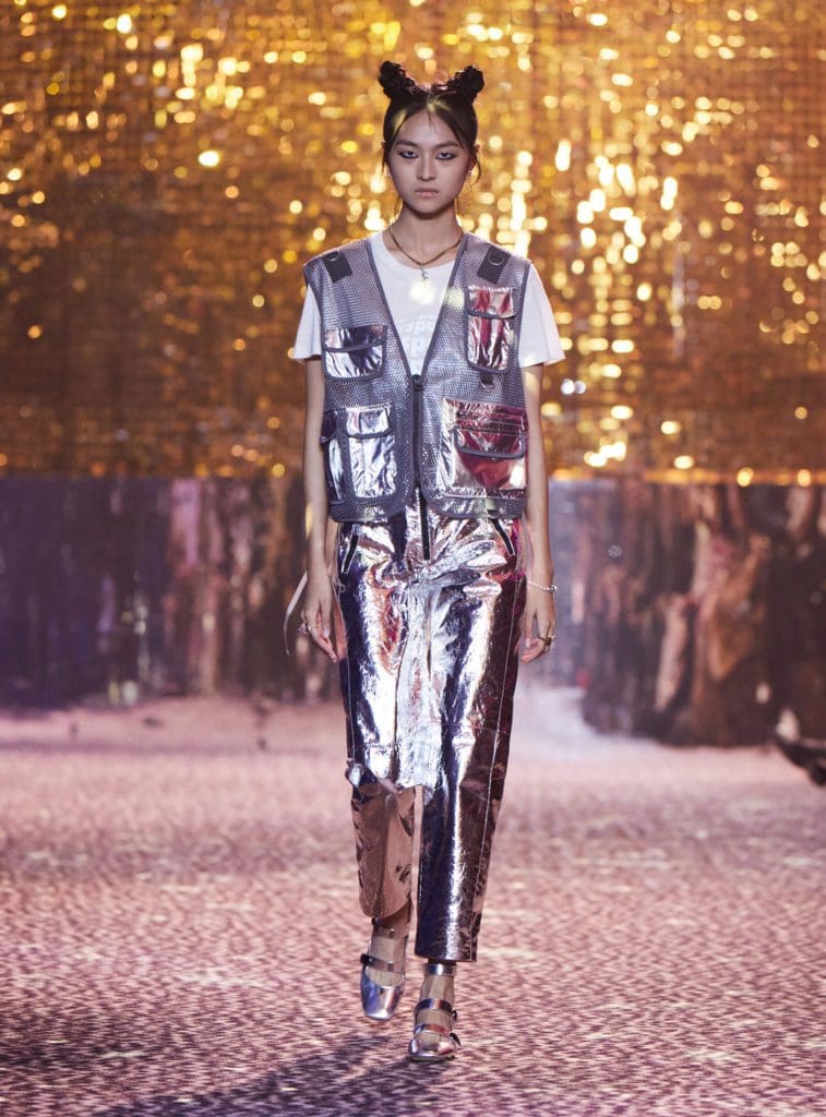 Dior Fall 2021 Shanghai por RUNWNAY MAGAZINE