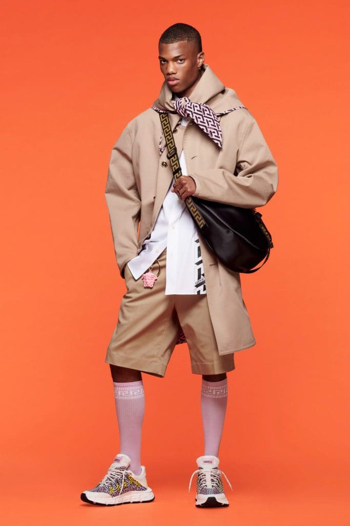 Versace Cruise 2022 Resort von RUNWAY MAGAZINE