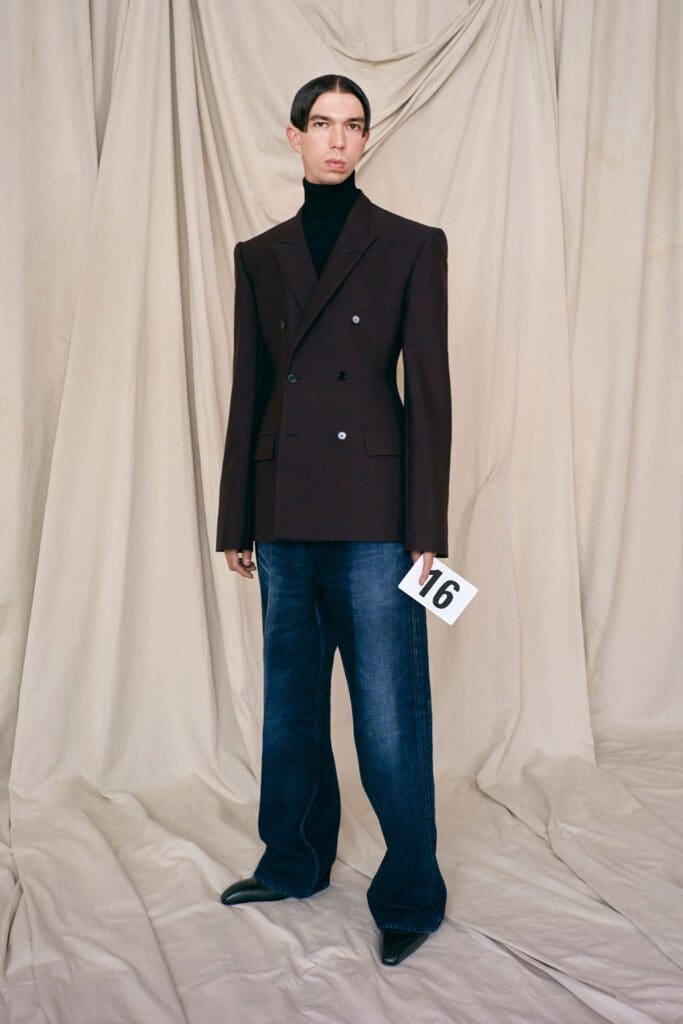 Balenciaga Haute Couture Otoño Invierno 2021-2022 por RUNWAY REVISTA