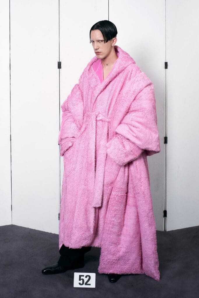 Balenciaga Haute Couture Otoño Invierno 2021-2022 por RUNWAY REVISTA