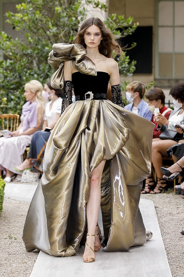 Zuhair Murad Haute Couture Fall Winter 2021-2022 by RUWNAY MAGAZINE