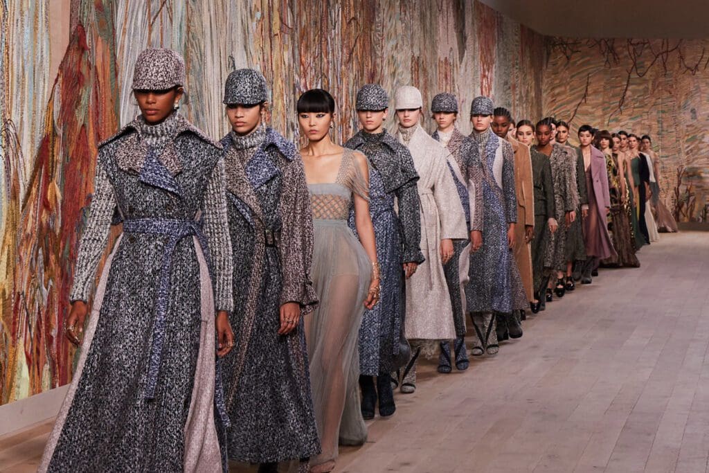 ディオールオートクチュール2021年から2022年秋冬 RUNWAY マガジン