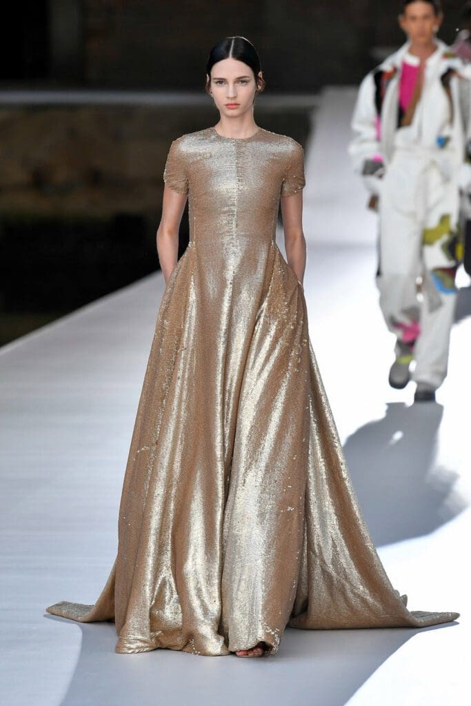 Valentino Couture Fall Winter 2021-2022 by RUNWAY MAGAZINE
