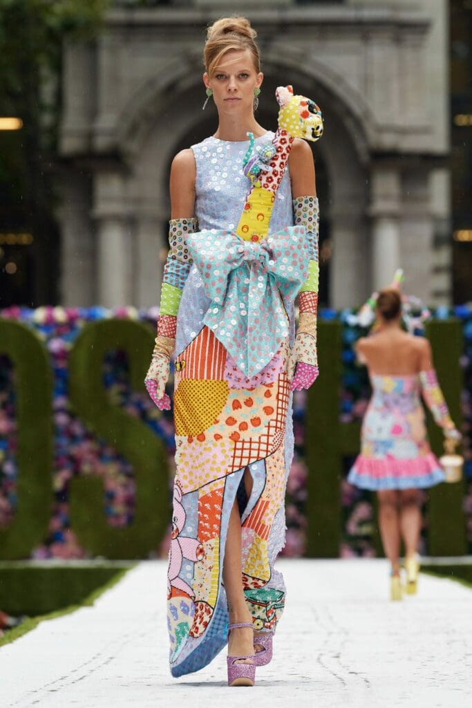 モスキーノ春夏2022年 RUNWAY マガジン