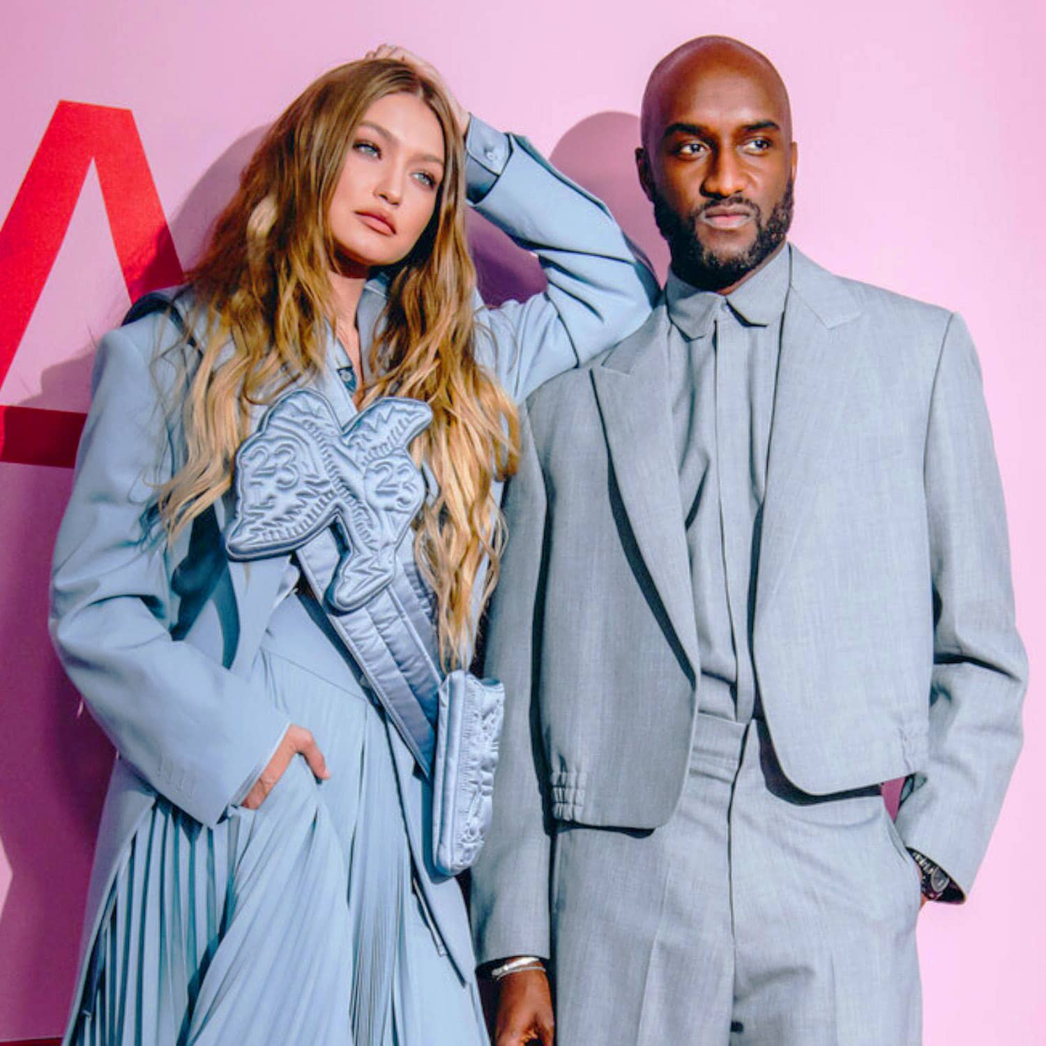 2021 年 CFDA 大奖 - 路易威登男装设计师 Gigi Hadid 和 Virgil Abloh