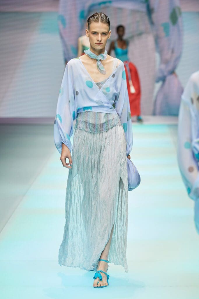 エンポリオアルマーニ2022年春夏 RUNWAY MAGAZINEエンポリオアルマーニ2022年春夏 RUNWAY マガジン
