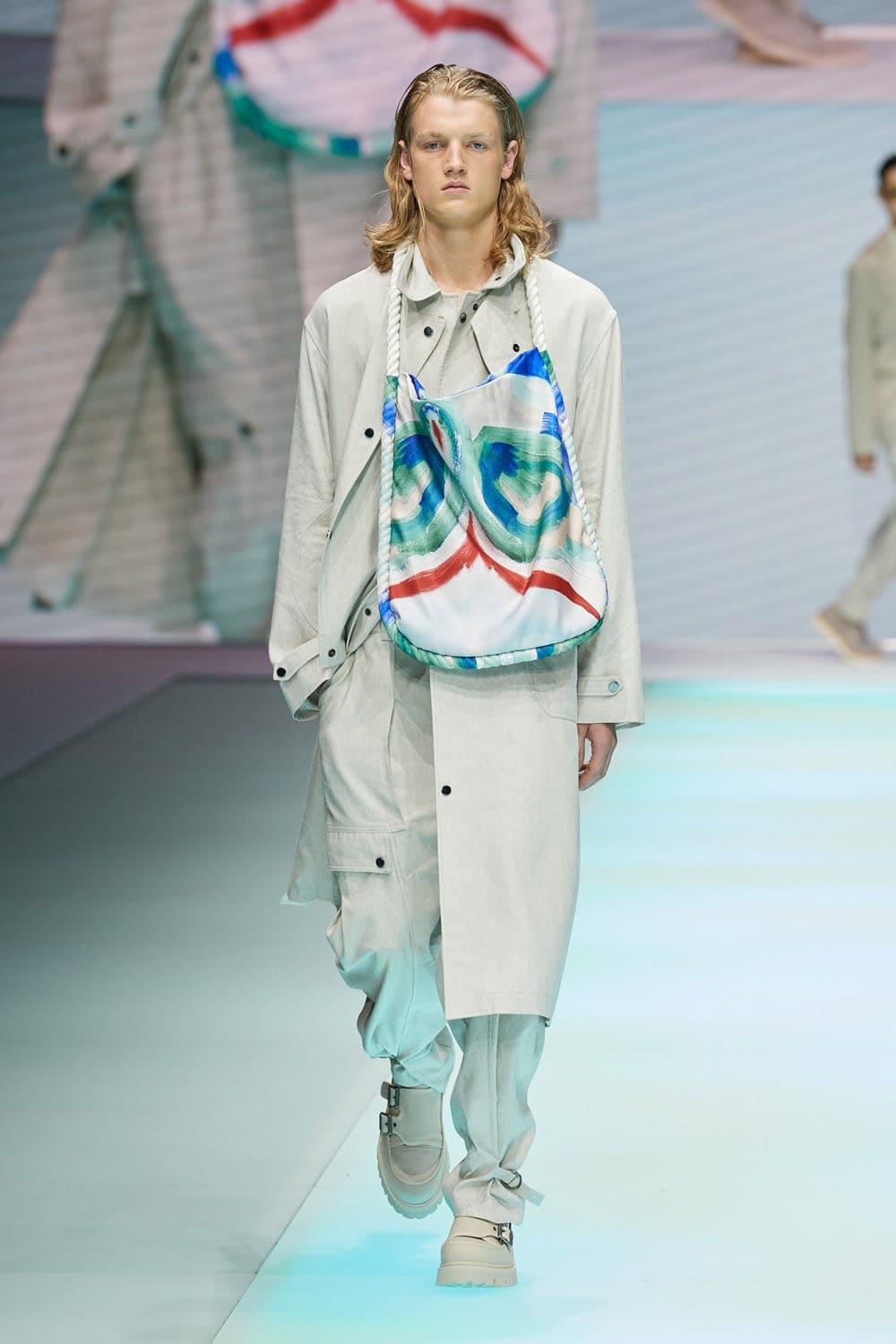 エンポリオアルマーニ2022年春夏 RUNWAY マガジン