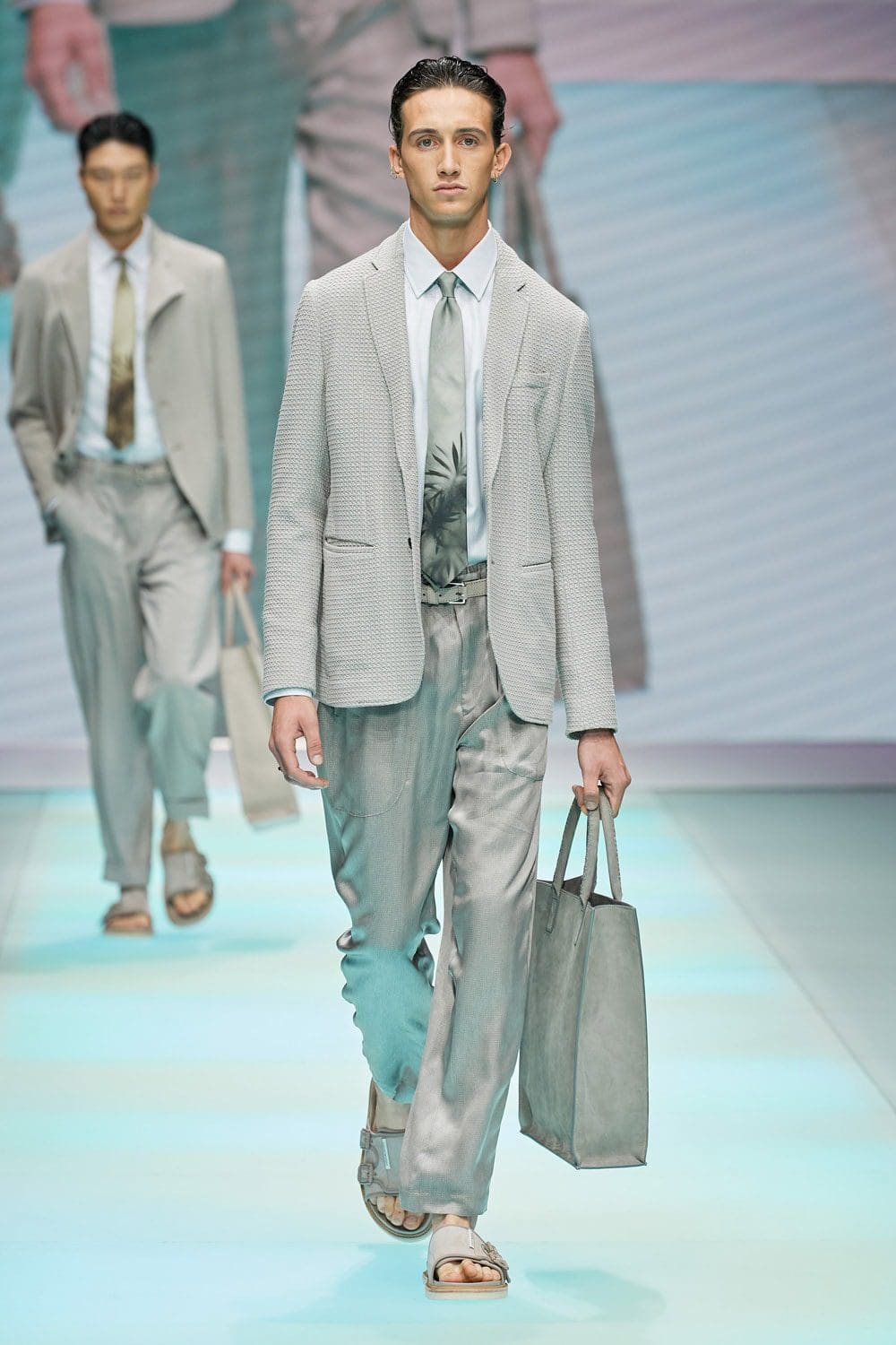 エンポリオアルマーニ2022年春夏 RUNWAY マガジン