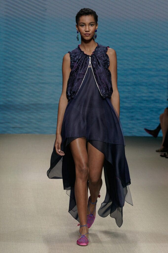 Giorgio Armani Primavera Verano 2022 Milán de RUNWAY MAGAZINEGiorgio Armani Primavera Verano 2022 Milán por RUNWAY REVISTA