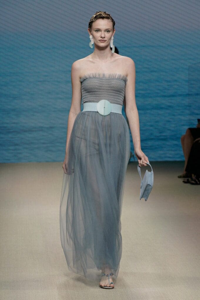 Giorgio Armani Primavera Verano 2022 Milán de RUNWAY REVISTA