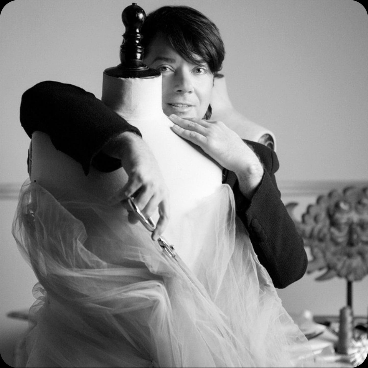 Intervista a Valentin Yudashkin Primavera Estate 2022 di RUNWAY MAGAZINE