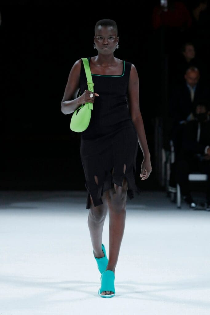 ボッテガヴェネタデトロイトサロン03-2022年春 RUNWAY マガジン