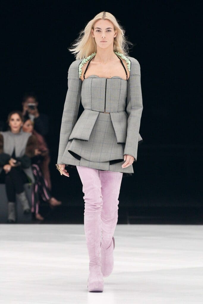 Givenchy Frühling Sommer 2022 von RUNWAY MAGAZINE