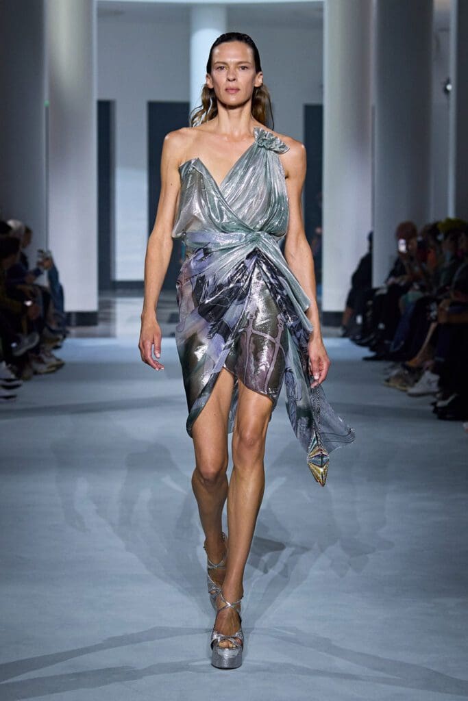 Lanvin Spring Summer 2022 Batman por RUNWAY MAGAZINE