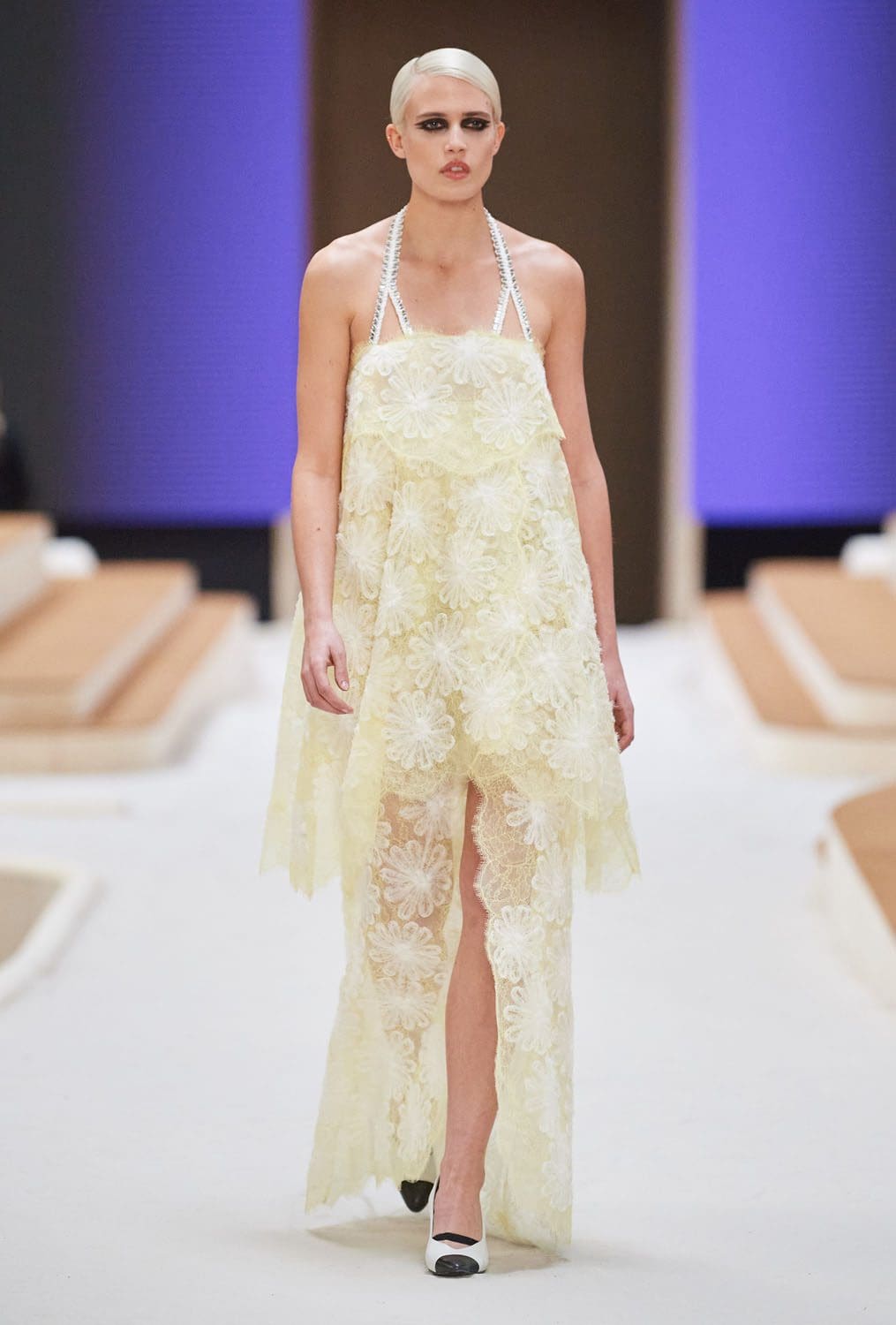 Chanel Haute Couture Весна-Лето 2022 от RUNWAY ЖУРНАЛ
