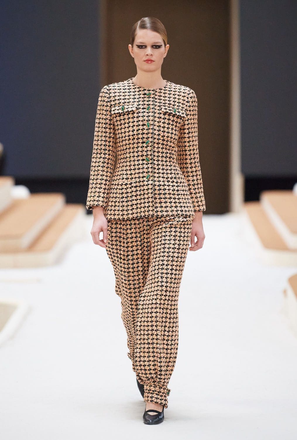Chanel Haute Couture Весна-Лето 2022 от RUNWAY ЖУРНАЛ