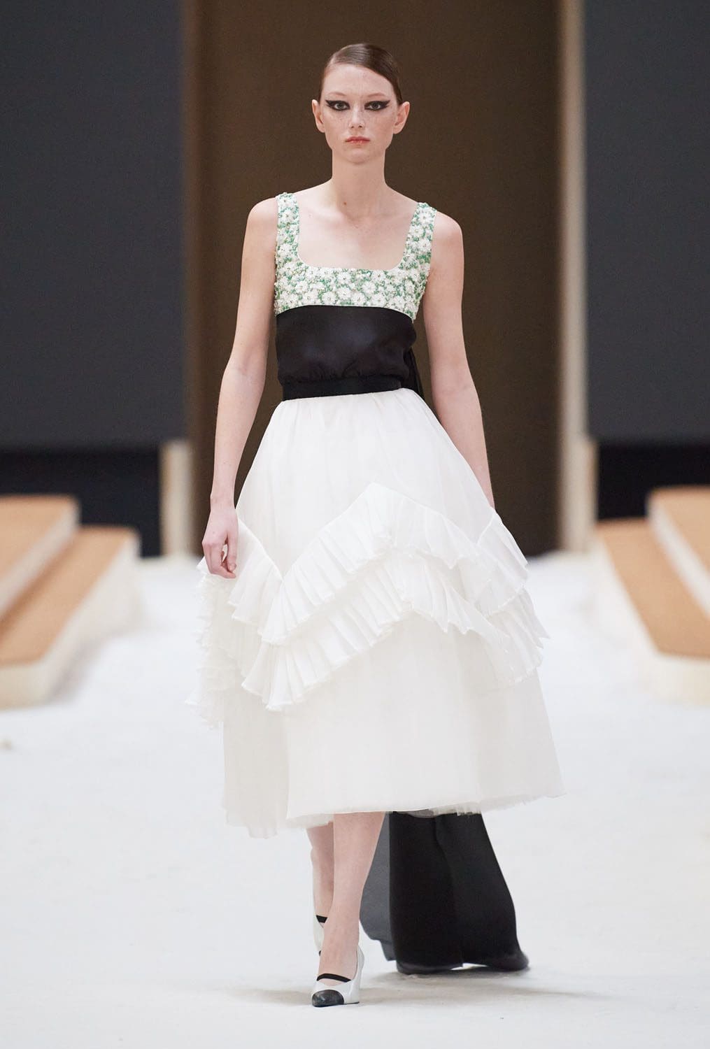 Chanel Haute Couture Весна-Лето 2022 от RUNWAY ЖУРНАЛ