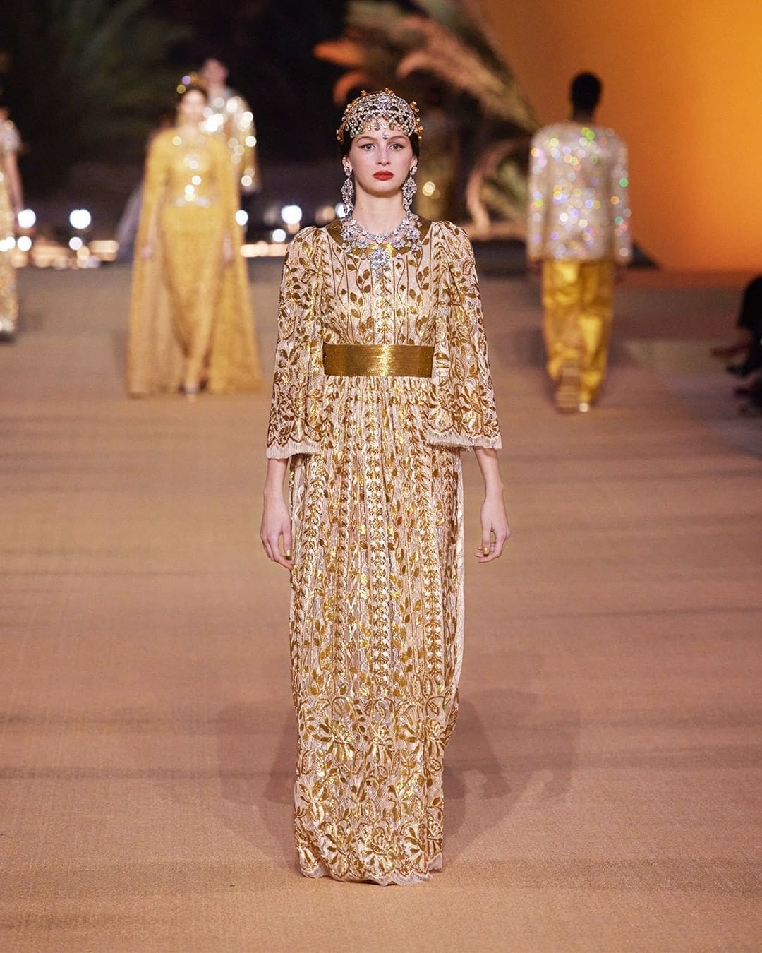 Dolce Gabbana Alta Moda e Alta Sartoria - AlUla Arábia Saudita por RUNWAY MAGAZINE