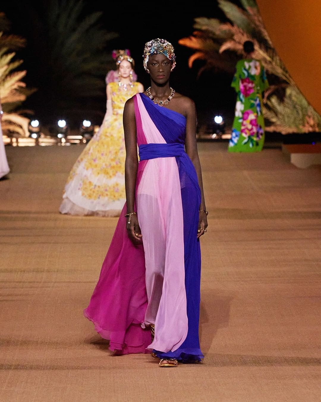 Dolce Gabbana Alta Moda e Alta Sartoria - AlUla Arábia Saudita por RUNWAY MAGAZINE