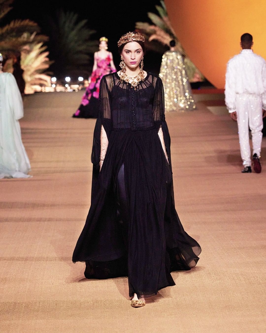 Dolce Gabbana Alta Moda e Alta Sartoria - AlUla Arábia Saudita por RUNWAY MAGAZINE