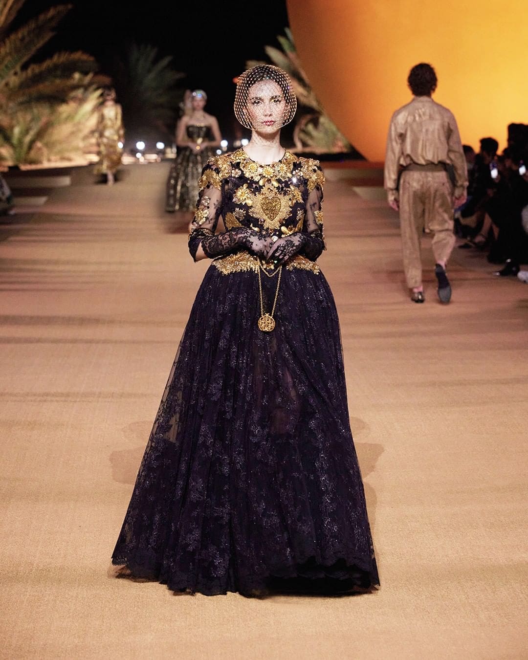Dolce Gabbana Alta Moda e Alta Sartoria - AlUla Arábia Saudita por RUNWAY MAGAZINE