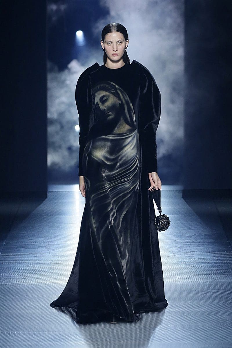 Fendi Couture Primavera Verão 2022 por RUNWAY MAGAZINE