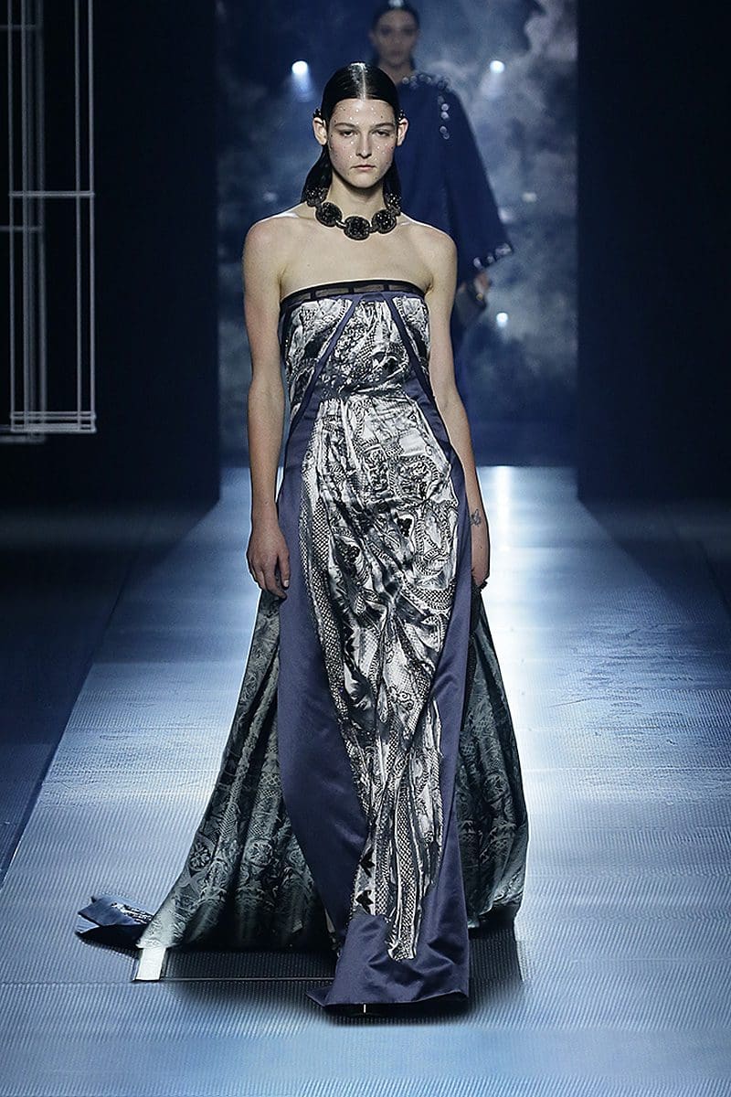 Fendi Couture Primavera Verão 2022 por RUNWAY MAGAZINE