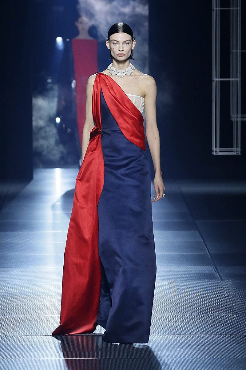 Fendi Couture Primavera Verão 2022 por RUNWAY MAGAZINE